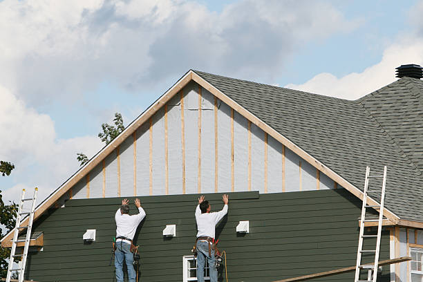 Professional Siding Contractor technician working in Bradfordwoods, PA